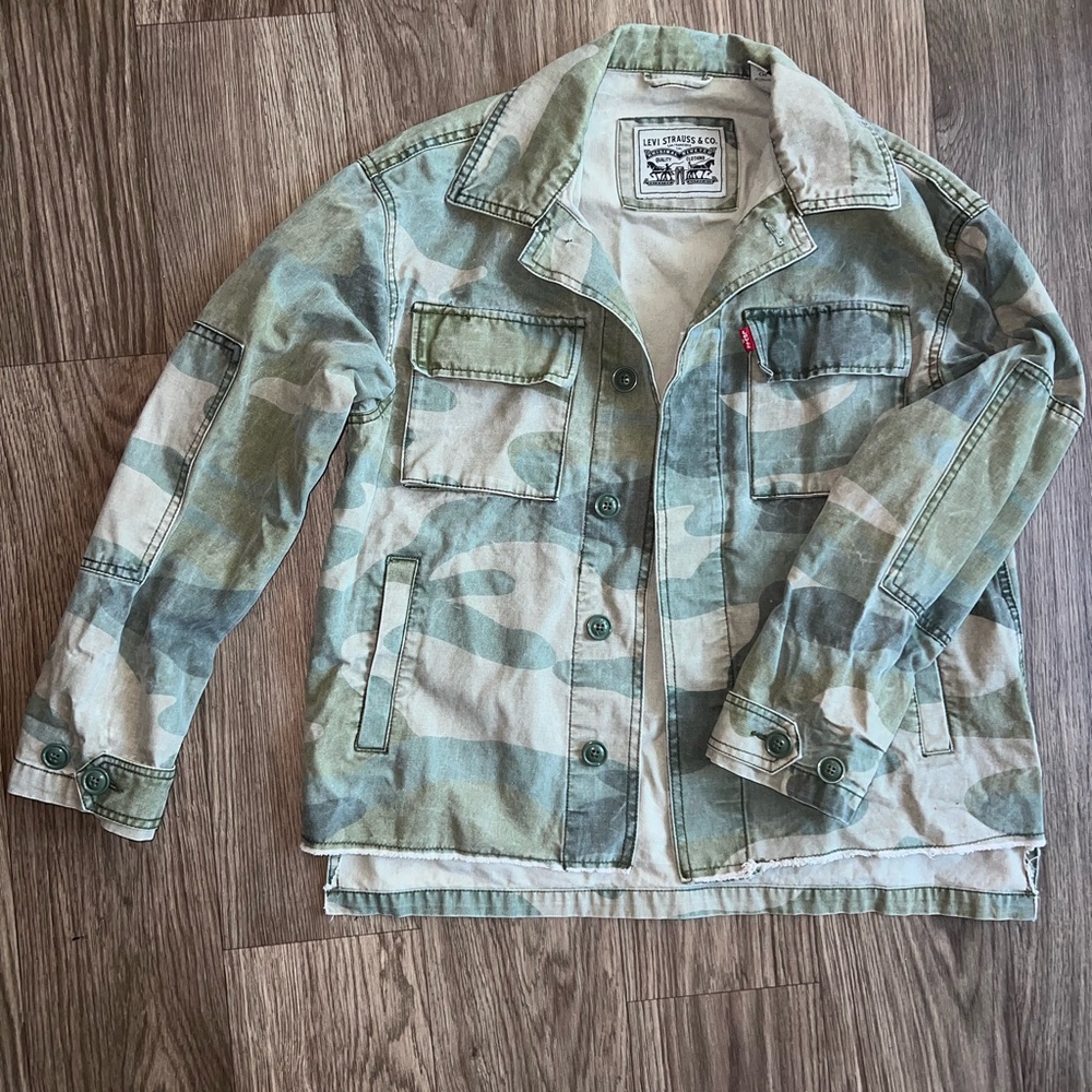Levi’s camo jacket